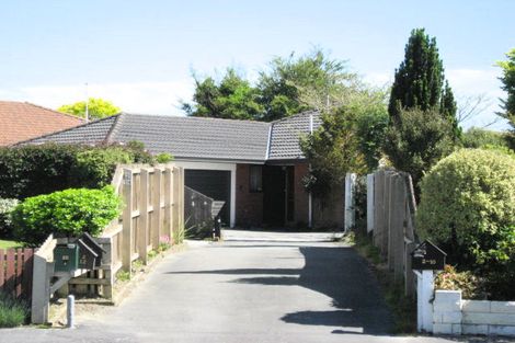 Photo of property in 2/12 Algie Place Avonhead Christchurch City
