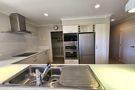 Photo of property in 12 Tatahi Cove, Papamoa Beach, Papamoa, 3118