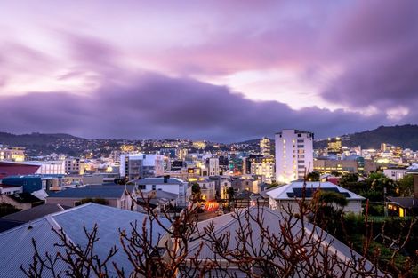 Photo of property in Hamilton Flats, 1/9 Hawker Street, Mount Victoria, Wellington, 6011