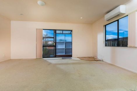Photo of property in 6 Nukumea Common, Orewa, 0931