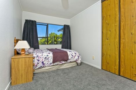 Photo of property in 12 Sevilla Place, Unsworth Heights, Auckland, 0632
