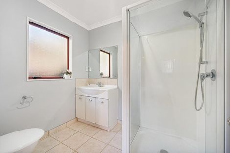 Photo of property in 90a Colwill Road, Massey, Auckland, 0614
