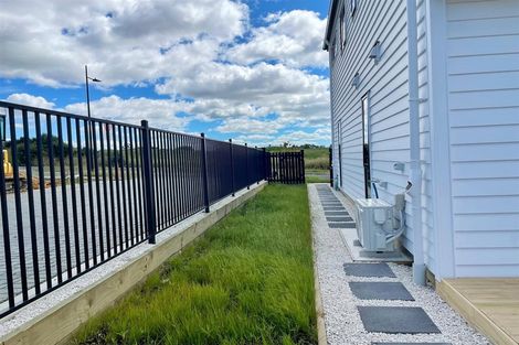 Photo of property in 4 Harikoa Way, Karaka, 2113