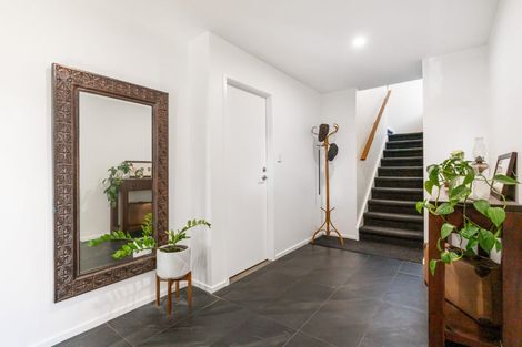 Photo of property in 13 Beaudine Avenue, Glenfield, Auckland, 0629