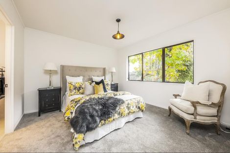 Photo of property in 43 Ewhurst Place, Goodwood Heights, Auckland, 2105