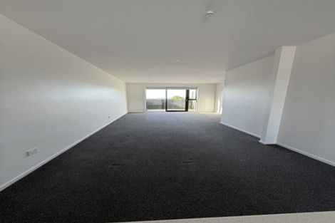 Photo of property in 2/504 Don Buck Road, Massey, Auckland, 0614