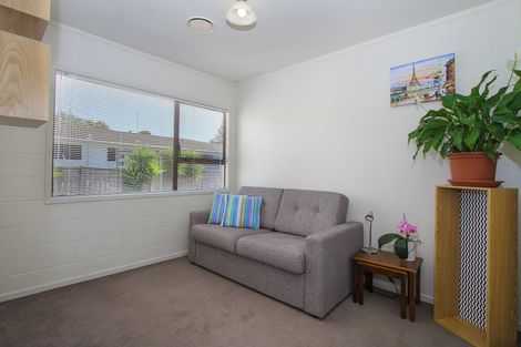 Photo of property in 1/7 Mannering Place, Hillcrest, Auckland, 0627