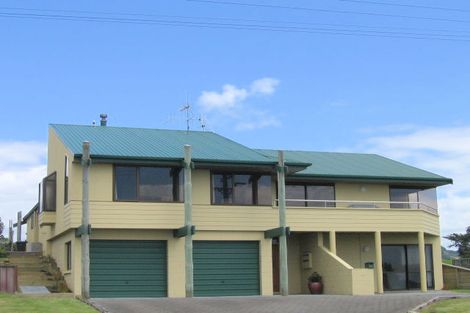 Photo of property in 144 Seaforth Road, Waihi Beach, 3611