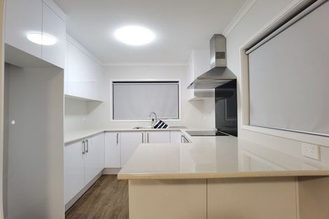 Photo of property in 125 Riverpark Crescent, Henderson, Auckland, 0610