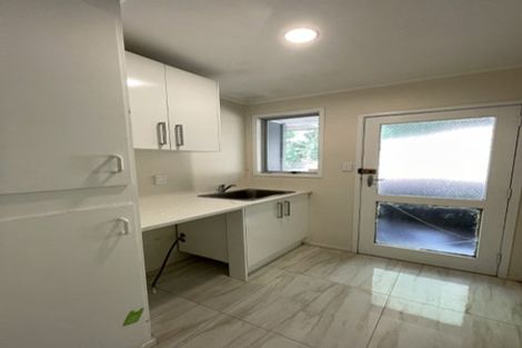 Photo of property in 11 Walnut Lane, Browns Bay, Auckland, 0630