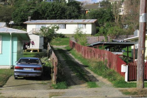 Photo of property in 220 Sievers Grove, Cannons Creek, Porirua, 5024