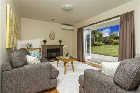 Photo of property in 2/14 Cassino Street, Bayswater, Auckland, 0622