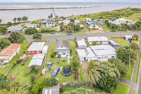Photo of property in 22 Tregenna Street, Castlecliff, Whanganui, 4501