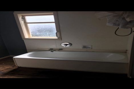 Photo of property in 42 Hussey Street, Waverley, 4510