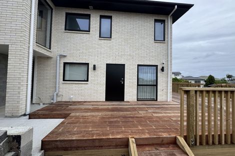 Photo of property in 42 Manu Place, Pinehill, Auckland, 0632