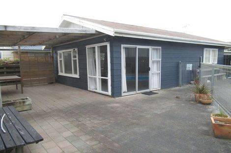 Photo of property in 5 Adrian Grove, Waikanae Beach, Waikanae, 5036