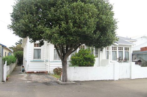 Photo of property in 14 Apu Crescent, Lyall Bay, Wellington, 6022