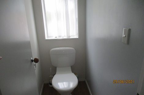 Photo of property in 2/28 De Quincey Terrace, Highland Park, Auckland, 2010