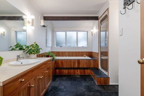 Photo of property in 23 Chilton Grove, Hokowhitu, Palmerston North, 4410