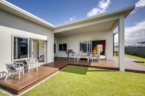 Photo of property in 88 Orotu Drive, Poraiti, Napier, 4112