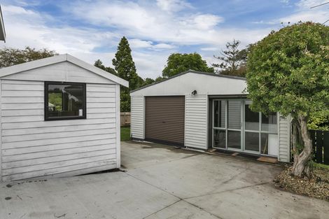 Photo of property in 38 Maui Pomare Street, Blockhouse Bay, Auckland, 0600