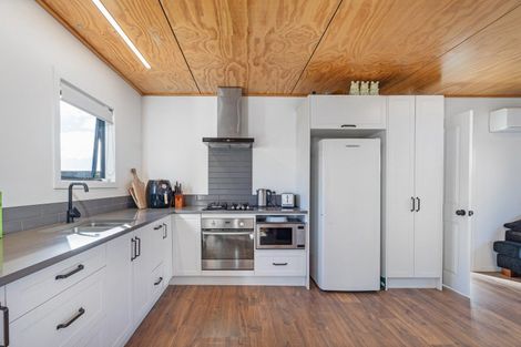 Photo of property in 15 Moewai Park Road, Whitianga, 3510