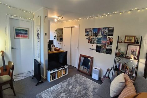 Photo of property in 62 Severn Street, Island Bay, Wellington, 6023