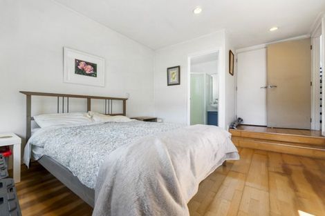 Photo of property in 2/701 Great North Road, Grey Lynn, Auckland, 1021