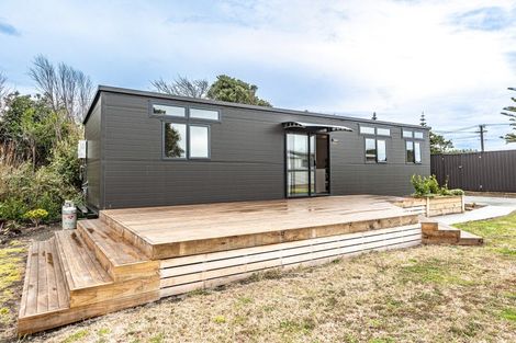 Photo of property in 43 Seafront Road, Castlecliff, Whanganui, 4501