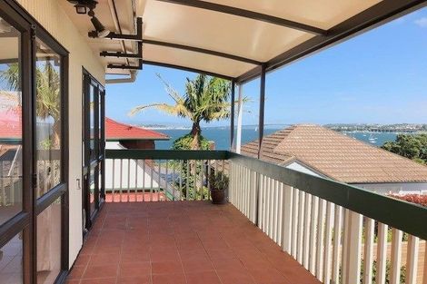 Photo of property in 106a Stanley Point Road, Stanley Point, Auckland, 0624