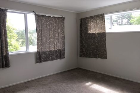 Photo of property in 21 Finn Place, Totara Vale, Auckland, 0629