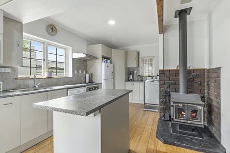 Photo of property in 1 Williams Place, Fairfield, Hamilton, 3214