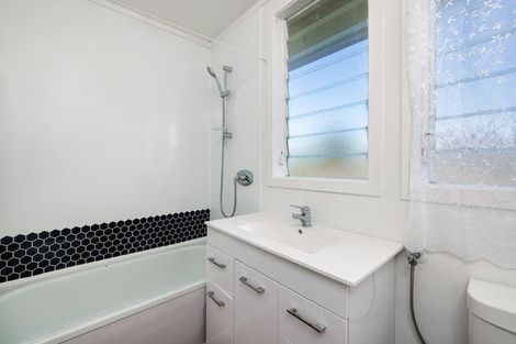 Photo of property in 15 Whiteman Road, Kawakawa, 0210