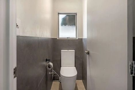 Photo of property in 354 Royal Road, Massey, Auckland, 0614