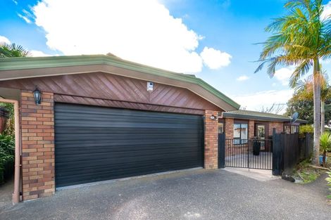 Photo of property in 1/11 Javelin Place, West Harbour, Auckland, 0618