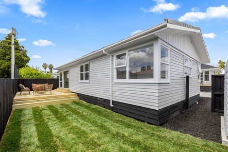 Photo of property in 15c Hamurana Place, Te Atatu Peninsula, Auckland, 0610