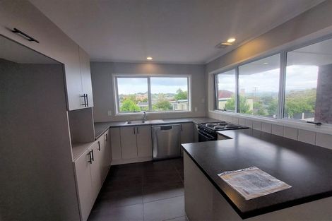 Photo of property in 5/60 West Coast Road, Glen Eden, Auckland, 0602