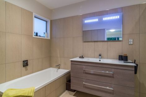 Photo of property in 93 Marine Parade, Paraparaumu Beach, Paraparaumu, 5032