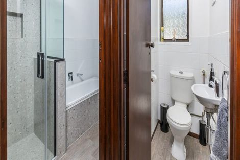 Photo of property in 20 Sunnyhills Avenue, Glenview, Hamilton, 3206