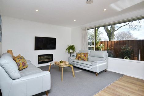 Photo of property in 2/50 Dunedin Street, Redwood, Christchurch, 8051