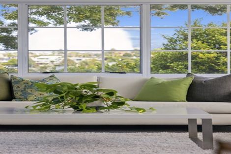 Photo of property in 24 Salem Place, Torbay, Auckland, 0630