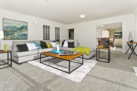 Photo of property in 7 Girrahween Drive, Totara Vale, Auckland, 0629