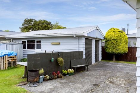 Photo of property in 2 Tamatea Road, Taupo, 3330