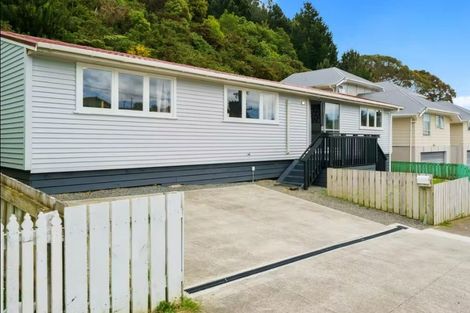 Photo of property in 74 Hampshire Street, Cannons Creek, Porirua, 5024