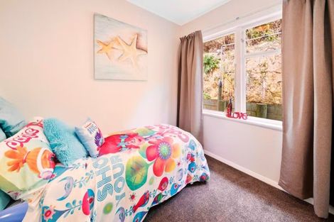 Photo of property in 74 Hampshire Street, Cannons Creek, Porirua, 5024