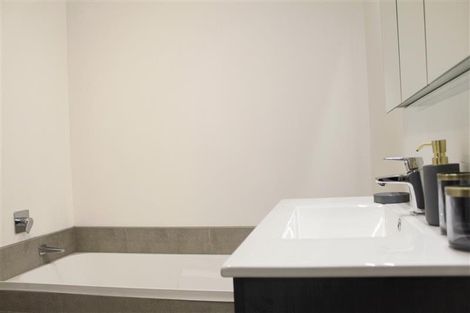 Photo of property in 3 Tahuhu Road, Mount Wellington, Auckland, 1062