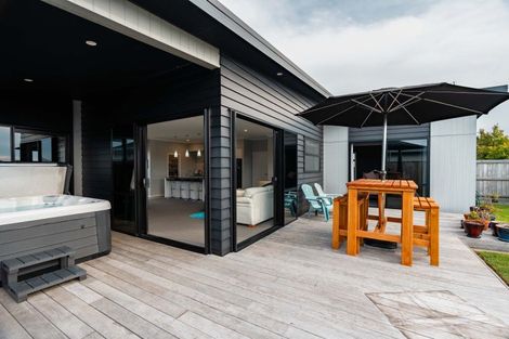 Photo of property in 130 Coast Boulevard, Papamoa Beach, Papamoa, 3118