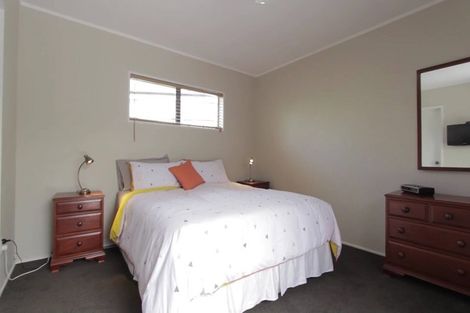Photo of property in 15 Chip Grove, Sunnyhills, Auckland, 2010