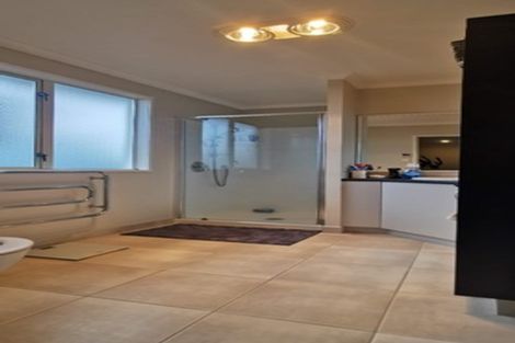 Photo of property in 19 Middlefield Drive, East Tamaki Heights, Auckland, 2016