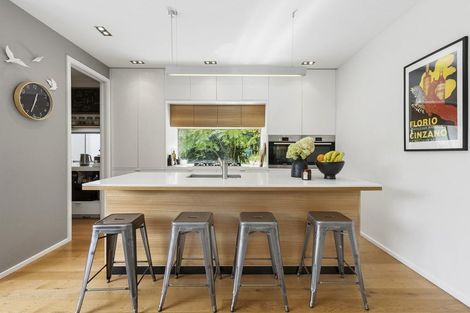 Photo of property in 405b Karori Road, Karori, Wellington, 6012